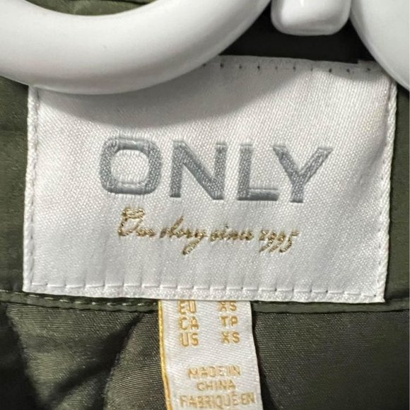 Only Quilted Jacket - Picture 3 of 3